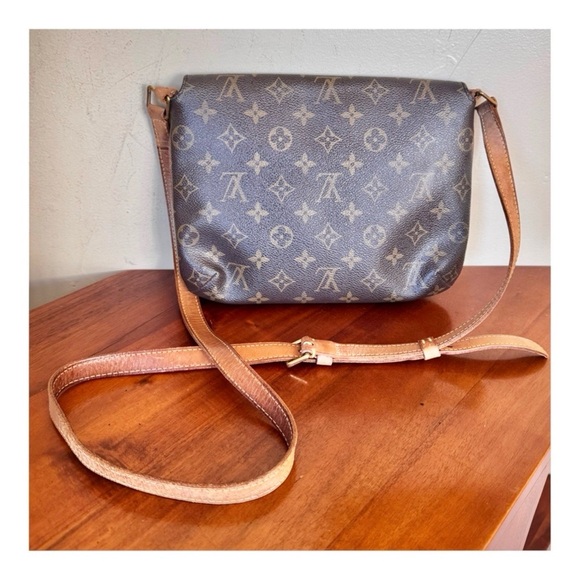💚STYLISH💚LOUIS VUITTON MUSETTE TANGO SHOULDER BAG - Picture 3 of 16